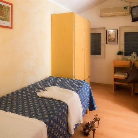 Hawaii Bed And Coffee 2* Riccione