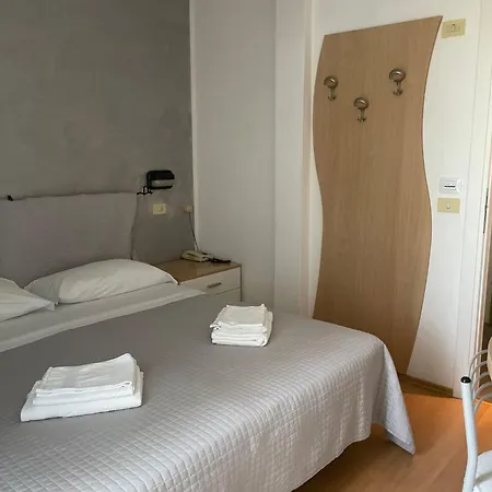 Hawaii Bed And Coffee Hotel Riccione